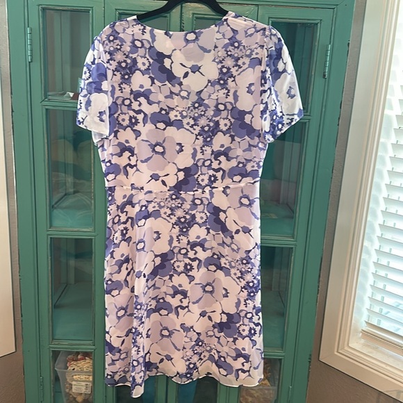 Michael Kors Spring V-Neck Floral Dress NWT - Picture 5 of 7